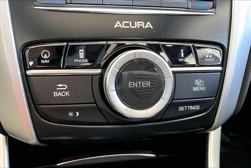 Used 2016 Acura TLX w/ Technology Package FWD image 15