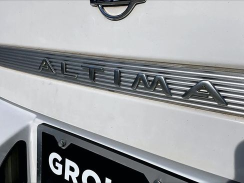 Used 2001 Nissan Altima GXE image 9