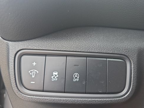 Certified 2025 Kia Soul LX w/ LX Technology Package FWD image 25