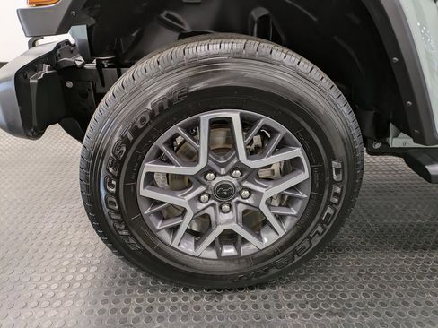 Used 2024 Jeep Wrangler Sahara image 7