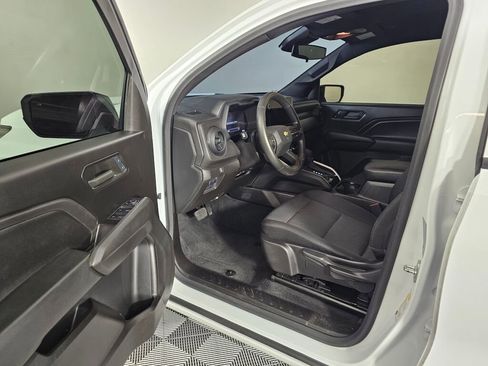 Used 2024 Chevrolet Colorado W/T w/ Safety Package image 21