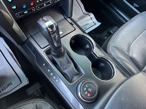 Used 2016 Ford Explorer Limited image 27