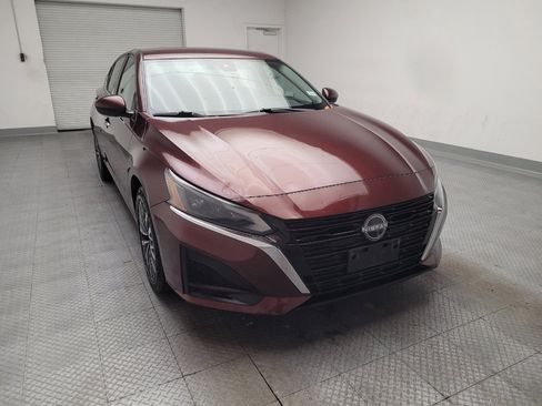 Used 2023 Nissan Altima 2.5 SV AWD/4WD image 14