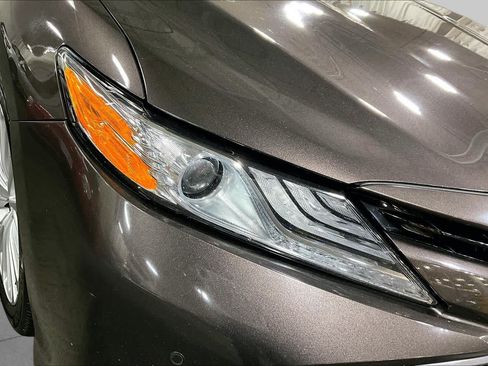 Certified 2018 Toyota Camry XLE w/ Audio Package FWD image 28