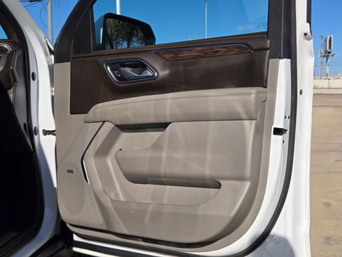 Certified 2023 Chevrolet Suburban LT image 31