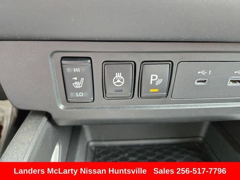 Used 2024 Nissan Frontier SV w/ SV Convenience Package RWD image 21