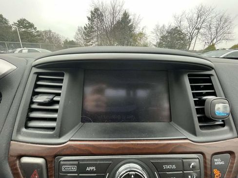 Used 2019 Nissan Pathfinder Platinum image 43