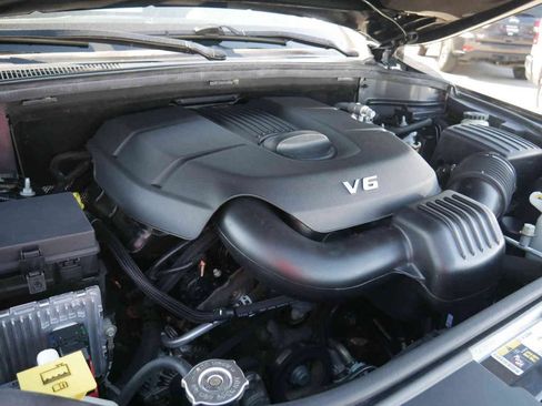Used 2015 Jeep Grand Cherokee Overland w/ Advanced Technology Group RWD image 13