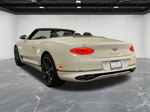 Used 2020 Bentley Continental GT image 3