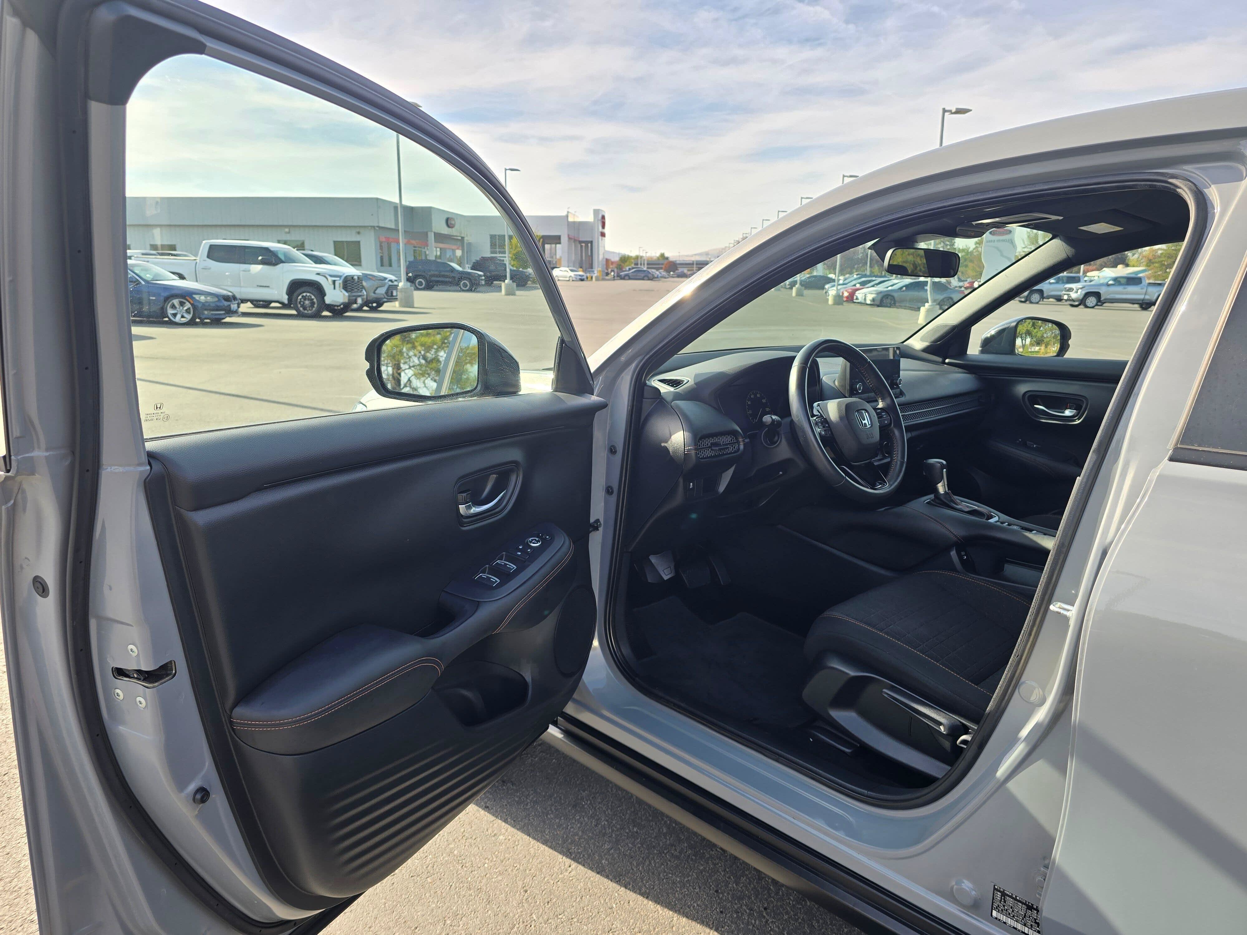 Used 2025 Honda HR-V Sport image 18