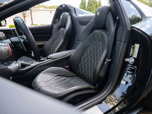 Used 2022 Ferrari 812 GTS RWD image 79