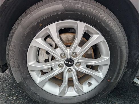 Used 2022 Kia Telluride LX AWD/4WD image 25