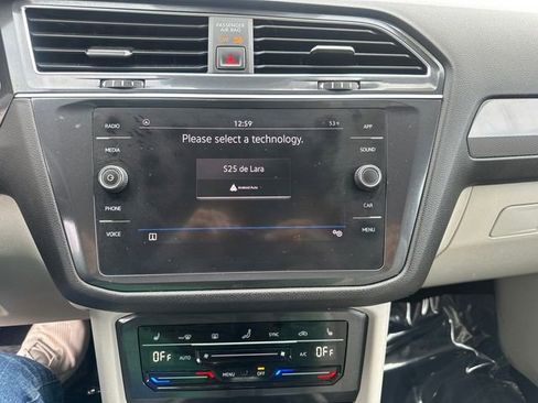 Used 2022 Volkswagen Tiguan SE FWD image 41