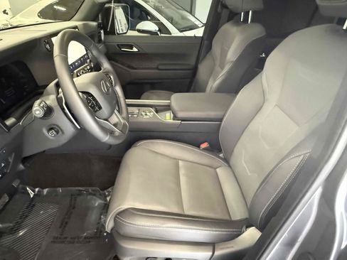Used 2025 Lexus GX 550 w/ Accessory Package (Z1) AWD/4WD image 48