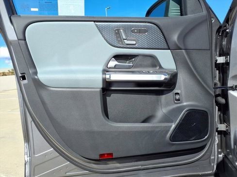 New 2026 Mercedes-Benz GLB 250 image 11