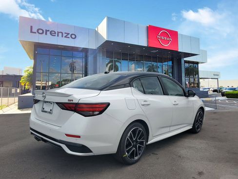 New 2025 Nissan Sentra SR w/ SR Premium Package image 4