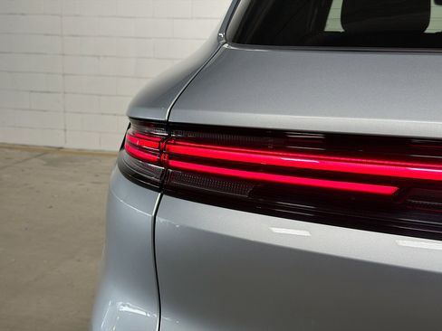 Certified 2026 Porsche Cayenne E-Hybrid AWD/4WD image 11