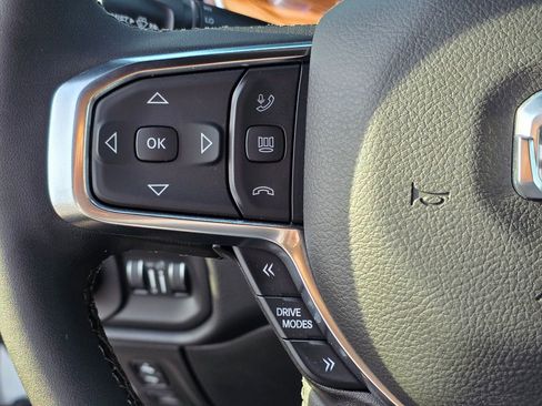 New 2026 RAM 1500 Laramie AWD/4WD image 18