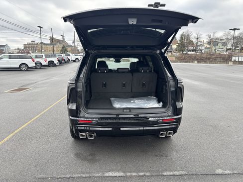 New 2026 Chevrolet Traverse RS w/ LPO, Floor Liner Package image 5