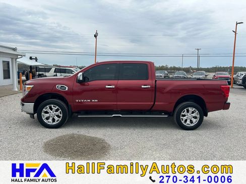 Used 2016 Nissan Titan SL image 2