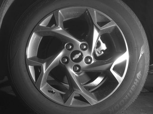 Used 2025 Chevrolet Trax LT FWD image 17