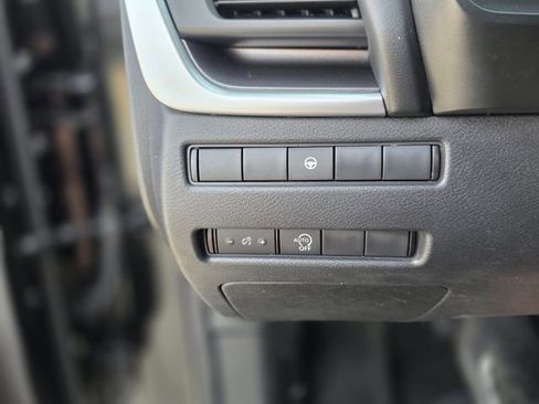 Used 2023 Nissan Rogue SV FWD image 36