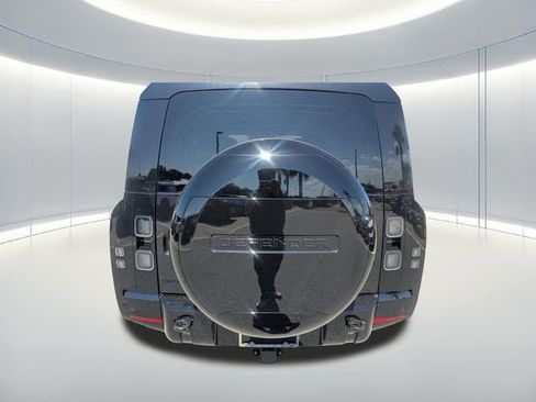 New 2026 Land Rover Defender 130 X-Dynamic SE AWD/4WD image 4