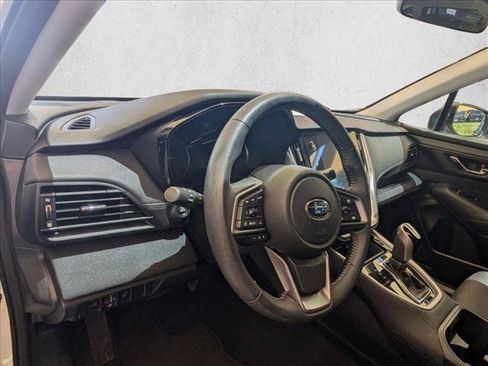 Used 2024 Subaru Outback Premium AWD/4WD image 9