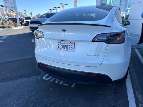 Used 2022 Tesla Model Y Performance AWD/4WD image 18