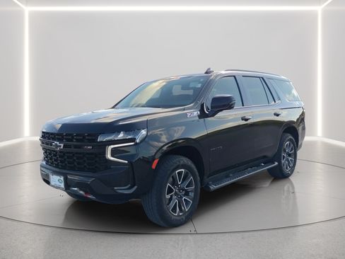 Used 2024 Chevrolet Tahoe Z71 w/ Luxury Package AWD/4WD image 4