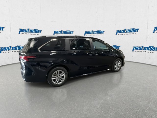 Used 2024 Toyota Sienna Limited AWD/4WD image 12