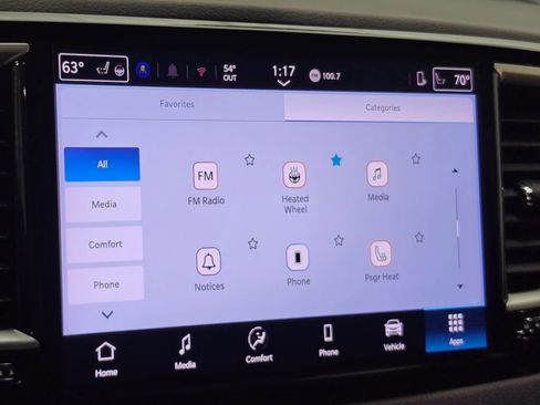 Used 2025 Chrysler Pacifica Select image 48