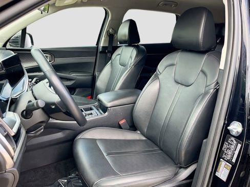 Certified 2024 Kia Sorento S FWD image 15