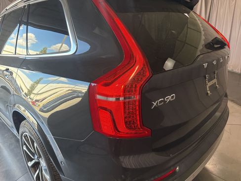 Used 2016 Volvo XC90 T6 Momentum image 10