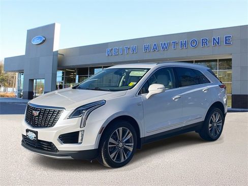 Used 2021 Cadillac XT5 Premium Luxury image 3