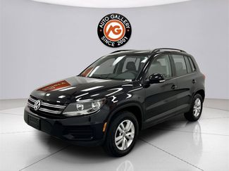 Used 2017 Volkswagen Tiguan S image 1