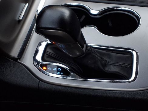 Used 2020 Jeep Grand Cherokee Altitude image 17