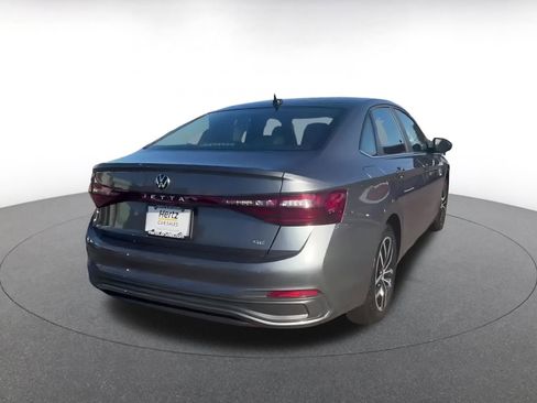 Used 2025 Volkswagen Jetta SE image 12