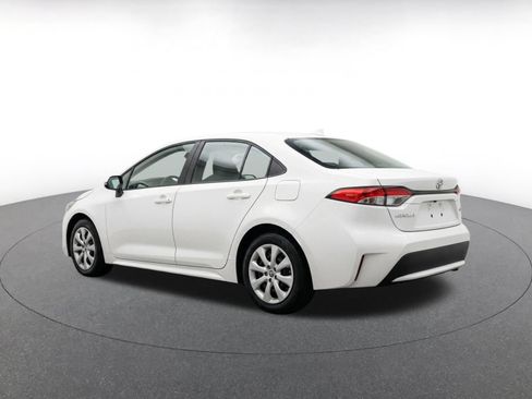 Used 2025 Toyota Corolla LE FWD image 7