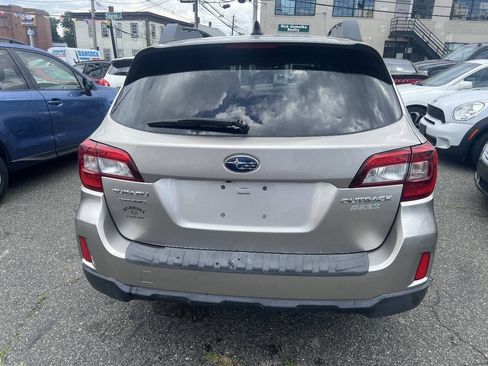 Used 2016 Subaru Outback 2.5i Premium AWD/4WD image 6