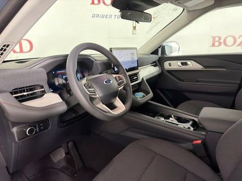 Used 2026 Ford Explorer Active AWD/4WD image 12