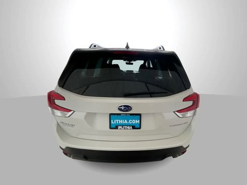 Used 2024 Subaru Forester Premium AWD/4WD image 7