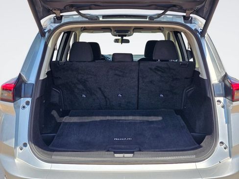 Used 2025 Nissan Rogue SV FWD image 11