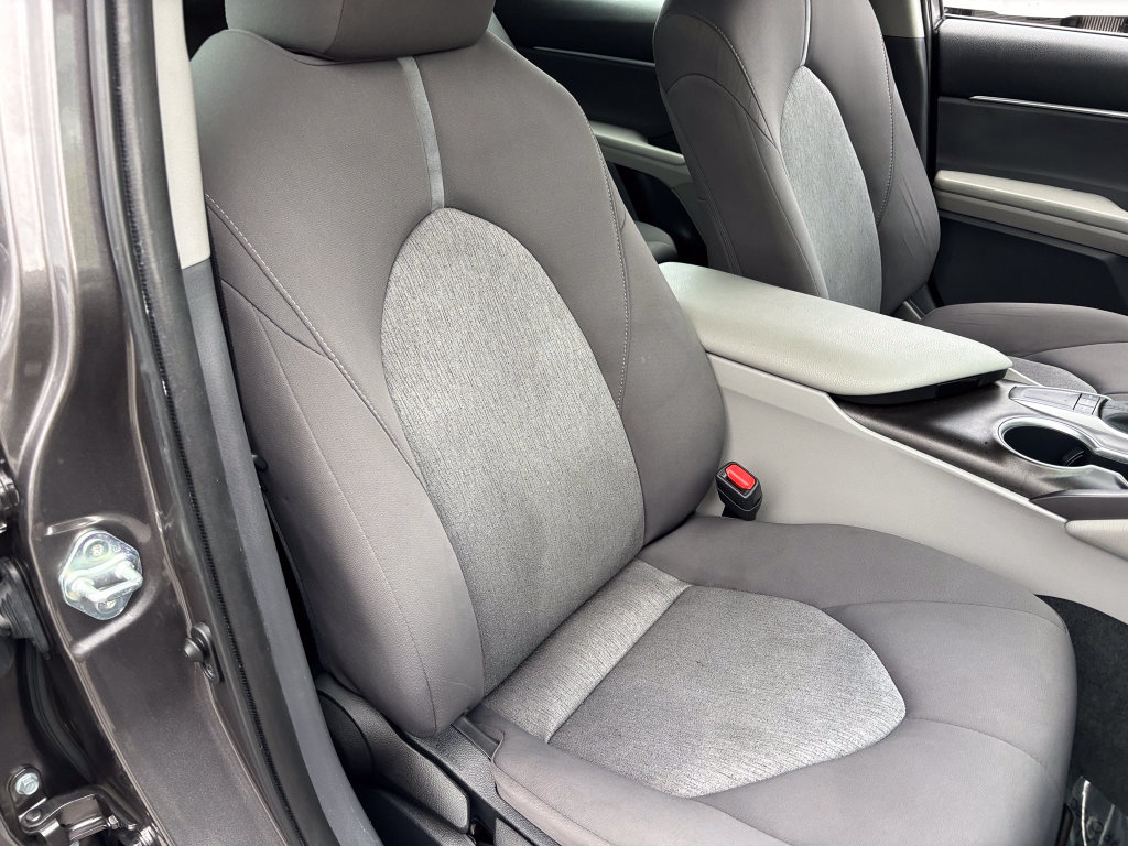 Used 2022 Toyota Camry LE FWD image 33