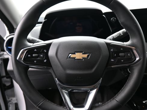 Certified 2025 Chevrolet Trax LT w/ Driver Confidence Package image 14