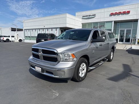 Certified 2022 RAM 1500 Classic SLT w/ Trailer & Traction Group image 3