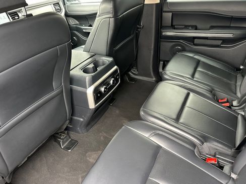 Used 2024 Ford Expedition Max XLT image 15