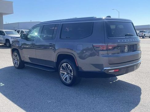 Used 2024 Jeep Wagoneer L Series II w/ Flexible Seating Group RWD image 6