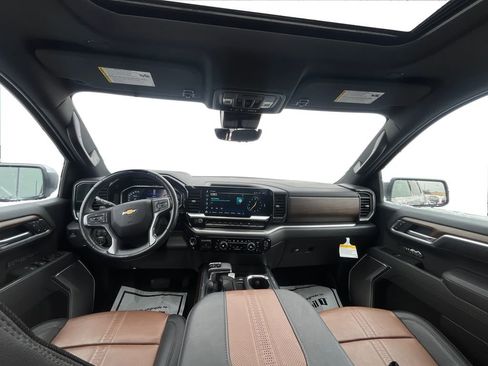 Used 2025 Chevrolet Silverado 1500 High Country image 12
