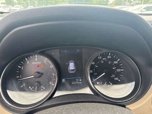 Used 2020 Nissan Rogue SL w/ Premium Package FWD image 12